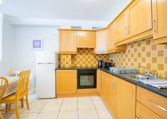 106 - The Townhouse By Shortstays